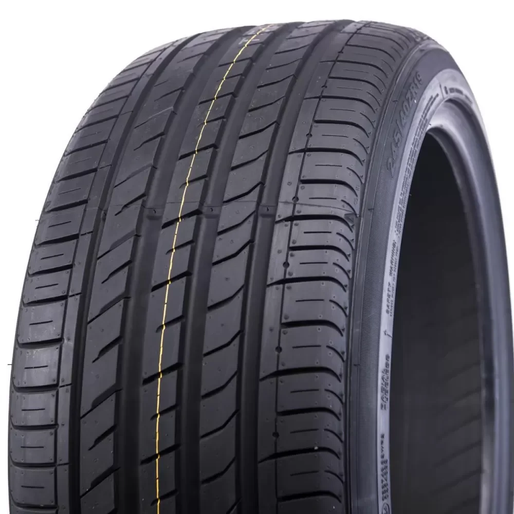 ROADSTONE 255/40R18 99Y NFERA SU1 XL