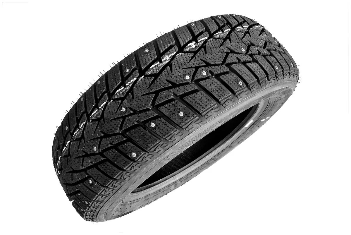 Double Star 215/70R16 100T DW01 studded