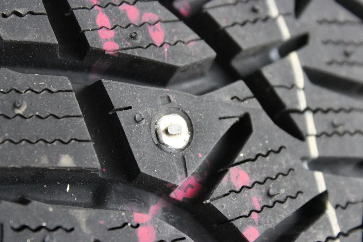 BRIDGESTONE 205/60R16 92T Blizzak Spike 02 studded