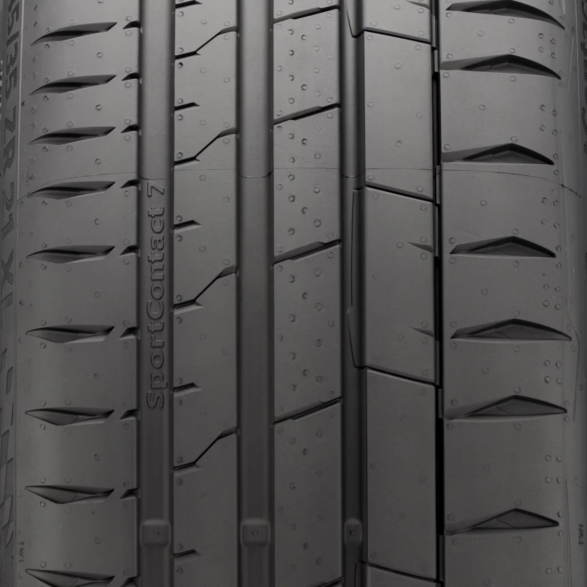 Continental 245/40R21 100Y XL FR CSC 7 EVC